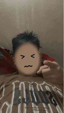 a person with a face drawn on their face is wearing a shirt that says king