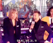 Counting Down GIF - Ryanseacrest Taylorswift Newyearseve GIFs