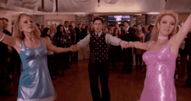 Romy And Michele Dance GIFs Tenor