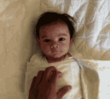 Espreguiçando Bebê Espreguiçar Bomdia GIF - Stretching Baby Stretch GIFs