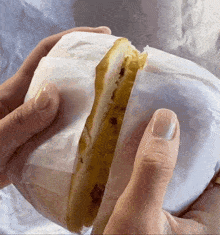 Breakfast Sandwich Cheesy GIF - Breakfast Sandwich Cheesy Sandwich GIFs
