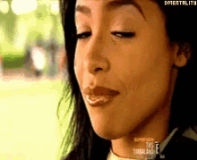 Aaliyah Eyebrow Raise GIF - Aaliyah Eyebrow Raise Laugh GIFs