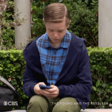 Texting Johnny Abbott GIF - Texting Johnny Abbott The Young And The Restless GIFs