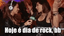 Hoje é Dia De Rock, Bebê GIF - Interview Idk Shrug GIFs