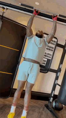 Pull Up Kevin Gates GIF - Pull Up Kevin Gates Exercise GIFs