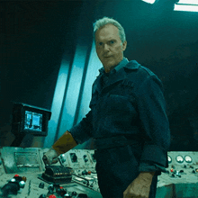Pulling Down The Switch Bruce Wayne GIF - Pulling Down The Switch Bruce Wayne Michael Keaton GIFs