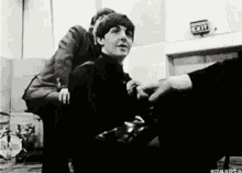 John Lennon Paul Mc Cartney GIF - John Lennon Paul Mc Cartney The Beatles GIFs