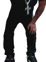 a man with a tattoo on his arm that says ' du ' on it