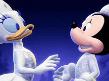 Hug Minnie Mouse GIF - Hug Minnie Mouse Daisy Duck GIFs