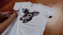 How To Make Cute Shirts GIF - Diy Tshirt Shirt Art GIFs