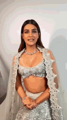 Kriri Sanon Kriti Bollywood Actress Saree Sareegirl GIF - Kriri Sanon Kriti Bollywood Actress Saree Sareegirl GIFs