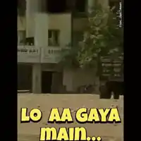 a sign that says lo aa gaya main