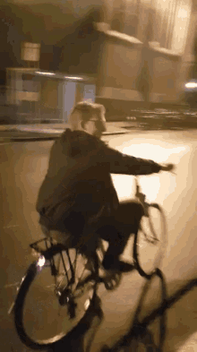 Daasbeivers Biking GIF