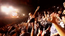 Sign The Guitar Keith Urban GIF - Sign The Guitar Keith Urban You Gonna Fly GIFs