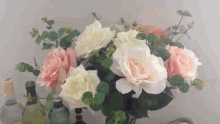Arranjo De Flores No Vaso GIF