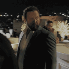 Looking Around Sonny Quinn GIF - Looking Around Sonny Quinn Seal Team GIFs