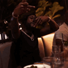 Middle Finger Meek Mill GIF - Middle Finger Meek Mill War Stories Song GIFs