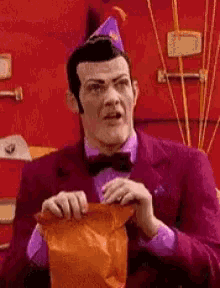 Robbie Rotten Lazy Town GIF - Robbie Rotten Lazy Town I Got This For You GIFs