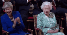 Chrz Queen May Clap GIF - Chrz Queen May Clap Applause GIFs