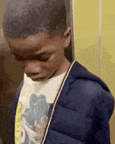 Leris Look Up And Down GIF - Leris L Look Up And Down GIFs