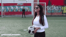 Mia Khalifa Mia Khalifa Army GIF - Mia Khalifa Mia Khalifa Army Football GIFs