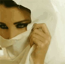 Womam Stare GIF - Womam Stare Niqabi Butterfli GIFs