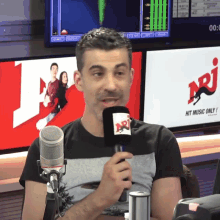 C Cauet Sur Nrj Miko GIF - C Cauet Sur Nrj Miko I Dont Know GIFs
