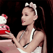 Hello Kitty Ariana Grande GIF - Hello Kitty Ariana Grande Trend GIFs