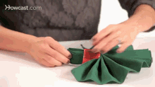 Need To Make A Stunning Dinner Display? Try This Napkin Leaf. GIF