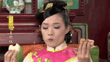 Asian Princess Mouth Full GIF - Asian Princess Mouth Full Eating GIFs