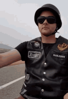 Mr Vault Pointing GIF - Mr Vault Pointing Motorcycle GIFs