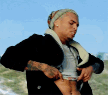 chris brown sexy abs