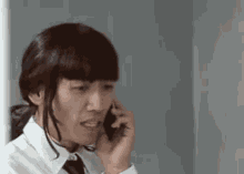 Pompam Phone Call GIF - Pompam Phone Call Hello Whos This GIFs