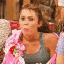 Miley Cyrus Vomit GIF - Miley Cyrus Vomit Shock GIFs