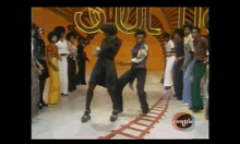 Soul Train Dancing GIF - Soul Train Dancing Performing GIFs