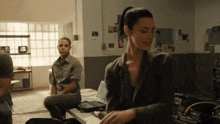 Pointing To Information Computer GIF - Pointing To Information Computer Seal Team GIFs