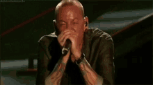 Chester Bennington Linkin Park GIF - Chester Bennington Linkin Park Singing GIFs