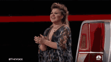 Standing Ovation Kelly Clarkson GIF - Standing Ovation Kelly Clarkson The Voice GIFs
