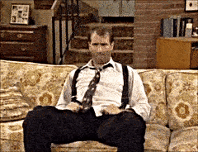 al-bundy-sitting-on-couch.png