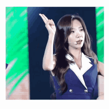 Wink Peace Sign GIF - Wink Peace Sign Girl GIFs