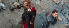 мстители марвел тор капитан америка что взгляд GIF - The Avengers Marvel Steven Rogers GIFs