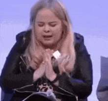 Indiniprint Lesbian From Derry Girls Praying GIF - Indiniprint Lesbian From Derry Girls Praying GIFs