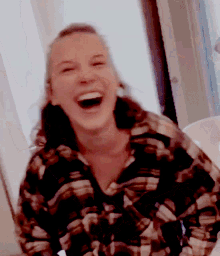 Millie Bobby Brown Laughing GIF - Millie Bobby Brown Laughing Happy GIFs