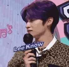 Lee Know Disgusted Looking Around Confused GIF - Lee Know Disgusted Looking Around Confused GIFs