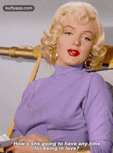How'S She Going To Have Any Timefor Being In Love?Sti.Gif GIF - How'S She Going To Have Any Timefor Being In Love?Sti Marilyn Monroe Figurine GIFs