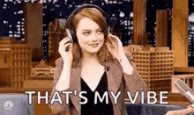 Emma Stone Headphones GIF - Emma Stone Headphones Dancing GIFs