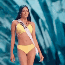 Mayra Dias Miss Brazil GIF - Mayra Dias Miss Brazil Miss Universe GIFs