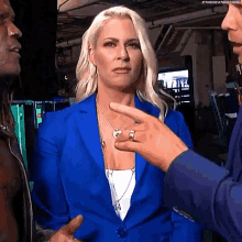Maryse What The GIF - Maryse What The Confused GIFs