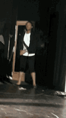 Lhs Theatre Girl GIF - Lhs Theatre Girl Standing GIFs