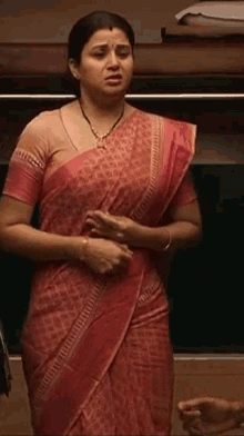 Geniusin Saree GIF - Geniusin Saree Saree Shape GIFs